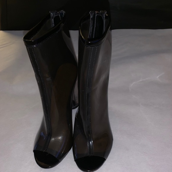 🎈🎊🔥HOST PICK🎉🚨🎈Pre Loved clear plastic ankle boots clear heel🔥 - Picture 2 of 16